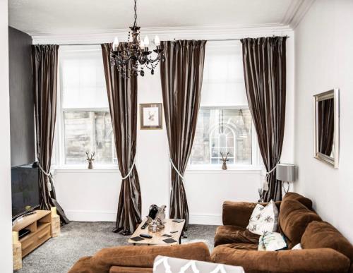 Posezení v ubytování Rose Apartment 2-Bed Apt Sleeps 4 Town Centre Ayr