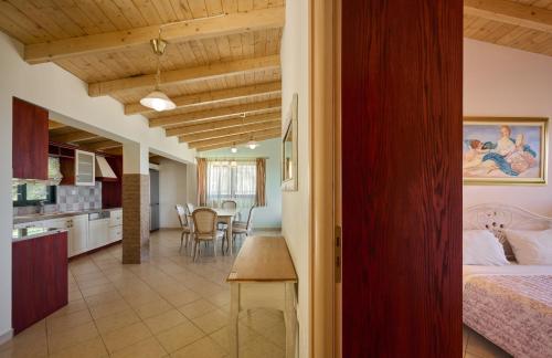 Gallery image of Kastro Maistro in Lefkada Town