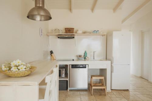 Cucina o angolo cottura di Ocean Breeze Boutique Hotel & Marina