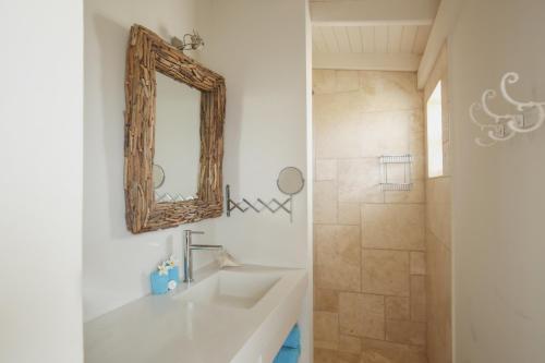 Imagen de la galería de Ocean Breeze Boutique Hotel & Marina, en Kralendijk