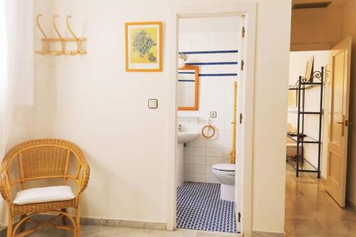 HomeySeville-Duplex con Terraza Santa Cruz 5 pax, Parking Optional