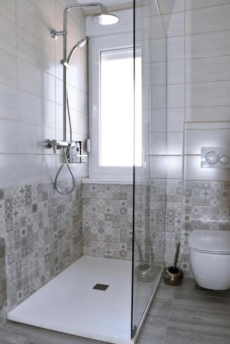 Bilik mandi di APARTMAN BONBON