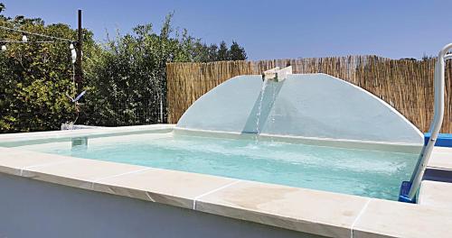 Φωτογραφία από το άλμπουμ του TERRA ROSSA casa di campagna con piscina 2 camere da letto, 4 pl, si animali da compagnia σε Casarano