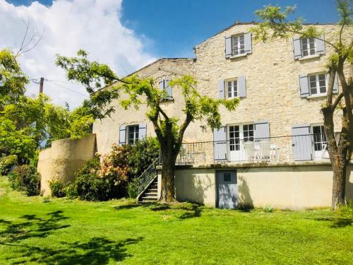 ソー・ドゥ・ヴォクリューズにあるGîte La Bastide de La Loge au pied du Mont Ventouxのギャラリーの写真