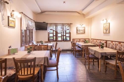 Gallery image of Family Hotel Panorama in Chiflik
