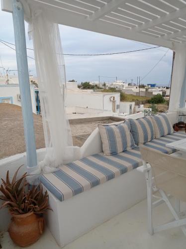 Gallery image of Casanova's house in Emporio Santorini