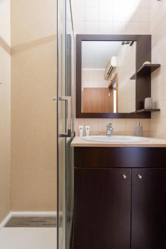 Host Wise - Urban Stylish Flat - Ace Location