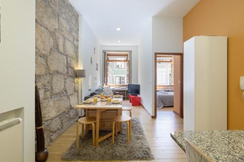 Host Wise - Urban Stylish Flat - Ace Location