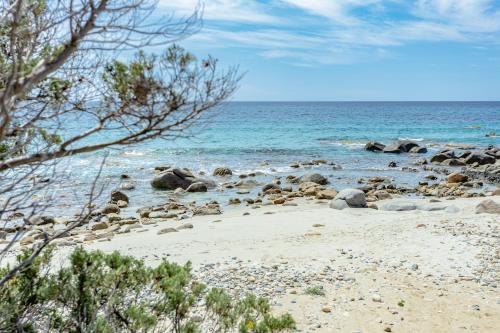 Portu sa RuxiにあるVilla i Ginepri Villasimius località Porto sa ruxiのギャラリーの写真