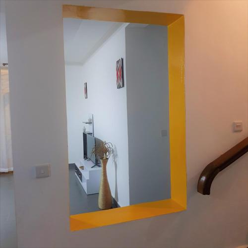  Maison de Passage - Isaro Passage House - Vacation Rental In Kigali -  Chambre  photo :   Tea/Coffee maker    Shower    Bath                           