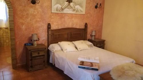 Ένα ή περισσότερα κρεβάτια σε δωμάτιο στο Spacious villa with large private pool and incredible views