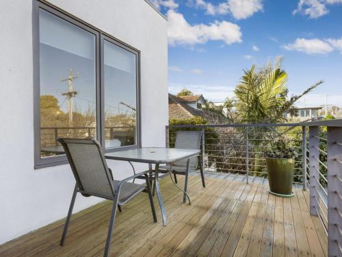 Un balcón o terraza de Sunset Views Mornington