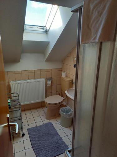 A bathroom at Lallinger Hof