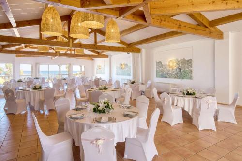 Restoran atau tempat lain untuk makan di Hotel Paradou Mediterranee, BW Signature Collection by Best Western