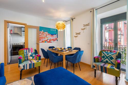 WHome Premium Family Apartment w/ Lift, AC & Barbecue