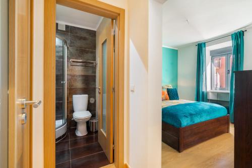 WHome Premium Family Apartment w/ Lift, AC & Barbecue