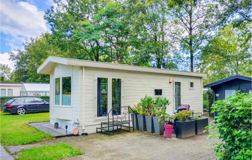 Nice Home In Schoonloo With 1 Bedrooms, Wifi And Outdoor Swimming Pool