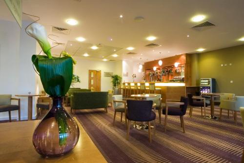 Χώρος καθιστικού στο Ramada Plaza Wrexham