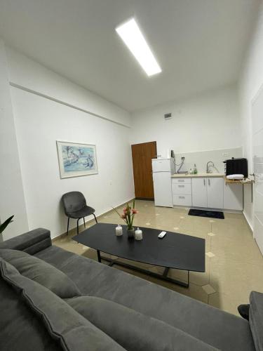 Χώρος καθιστικού στο Laila's studio2