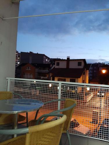 Balkon atau teras di Apartman Sladja
