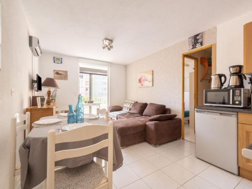 Apartment Palm Beach-10 by Interhome