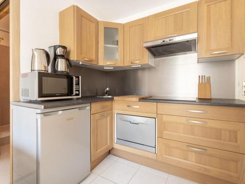 Apartment Palm Beach-10 by Interhome