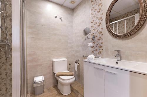 Koupelna v ubytování VILLA FINA (piscina/wifi/barbacoa/parking)