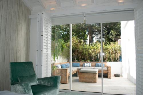 2 Bedroom Luxury Apartment inside Puente Romano Hotel ...