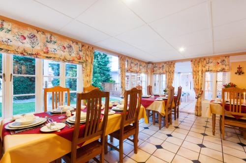 Gallery image of Heugh Road Guest House in Port Elizabeth