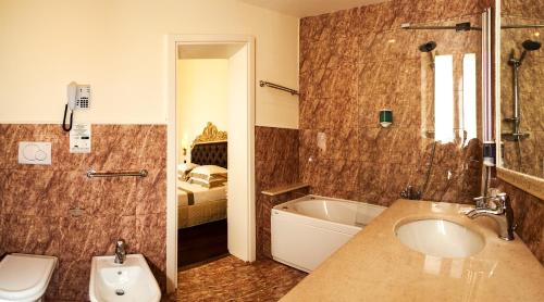 Kupaonica u objektu Grand Hotel Di Lecce