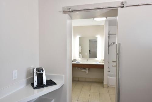 Holiday Inn Express & Suites - Orlando - Southeast, an IHG Hotel Image