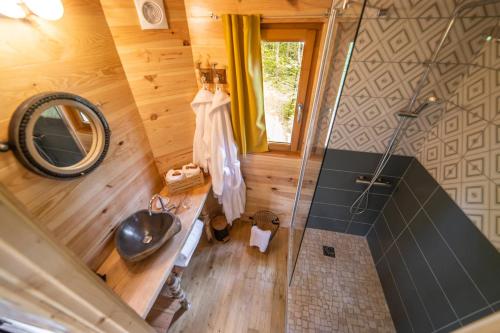 Koupelna v ubytování Nid'en'Ô cabanes et spa Lot et Dordogne