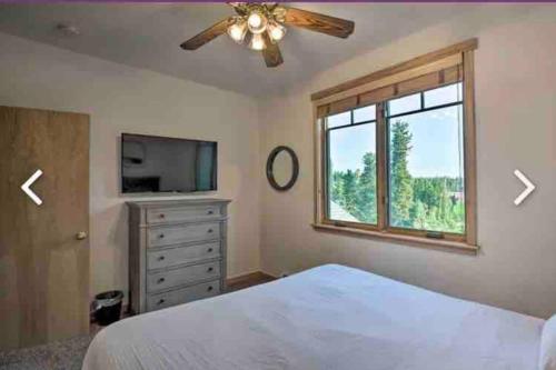 Gallery image of NEW! Ski-In Ski-Out Breck Condo Amenities Parking 1BR sleeps 4 in Breckenridge