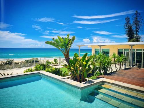 Swimming pool sa o malapit sa The Beach Cabarita