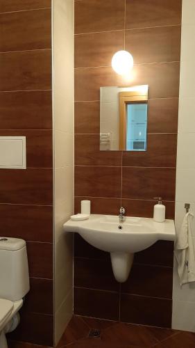 Studio- apartament Lake View Pravets Golf Resortにあるバスルーム