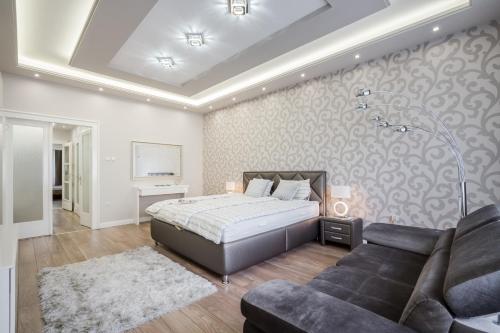 BpR Ethereal Panoramic Suite with A/C & balcony