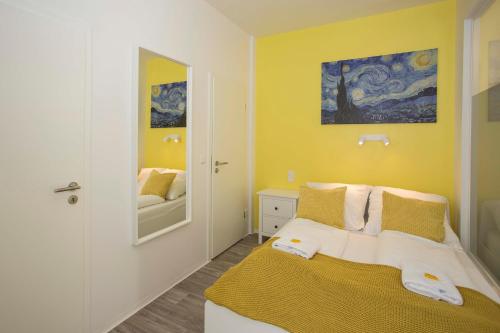 Foto Studio Apartments - zentral mit Hinterhof-Flair 1