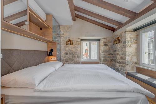 Palace Luxury Retreat - Old Town