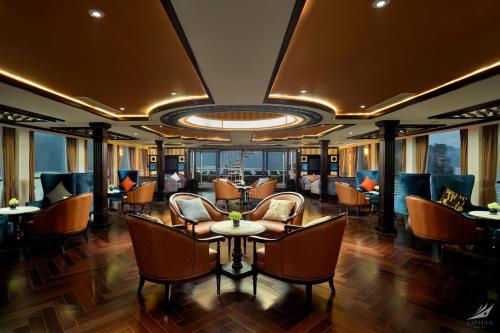 Εστιατόριο ή άλλο μέρος για φαγητό στο Halong CapellaCruise - Member of Lyra cruise collection