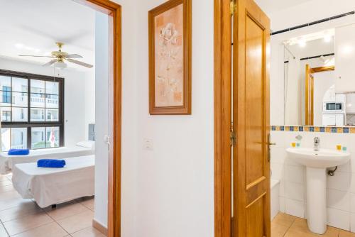 Ванная комната в Club Tenerife Apartments