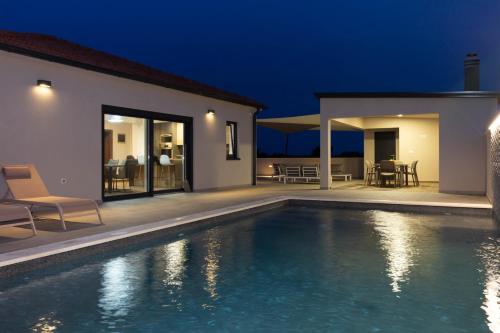 Amazing villa Ani with Pool & whirpool near the beach - WiiBuk