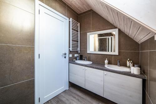 Ένα μπάνιο στο 'Virš Ąžuolų'-Forest SPA -Holiday Home