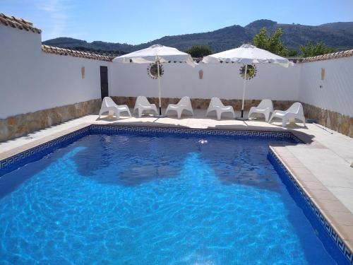 Majoituspaikan 6 bedrooms villa with private pool furnished terrace and wifi at Las Lagunillas pohjapiirros