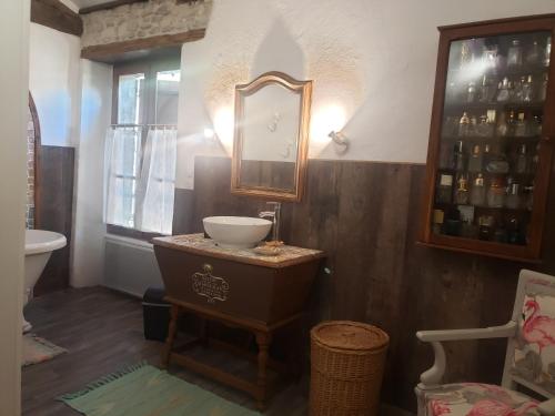 Koupelna v ubytování Appartement à FONTAINE DE VAUCLUSE