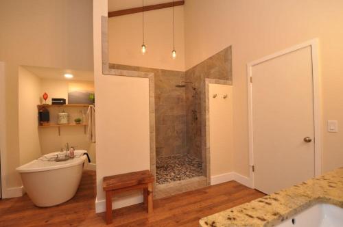 Bilik mandi di The Crest 200C condo
