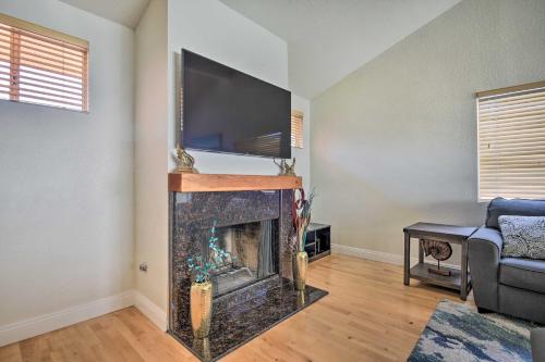 Gallery image of Sunny Woodland Hills Apt with Private Hot Tub! in Woodland Hills