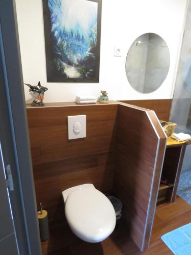 Et badeværelse på La Synchronicité - Chambres d'Hôtes