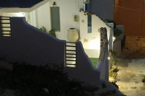 Gambar di galeri bagi Sonia`s luxury apartment with jacuzzi di Kamilari