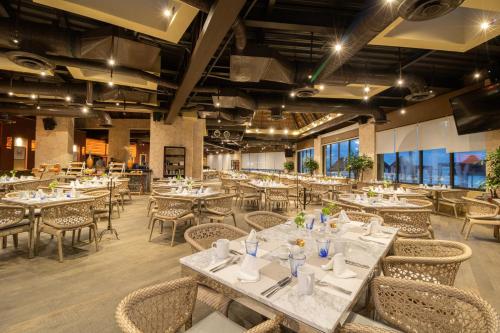 Un restaurant sau alt loc unde se poate mânca la Villa del Palmar Cancun Luxury Beach Resort & Spa