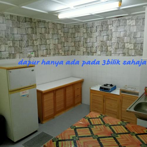 Η κουζίνα ή μικρή κουζίνα στο APARTMENT BAJET MARINA.